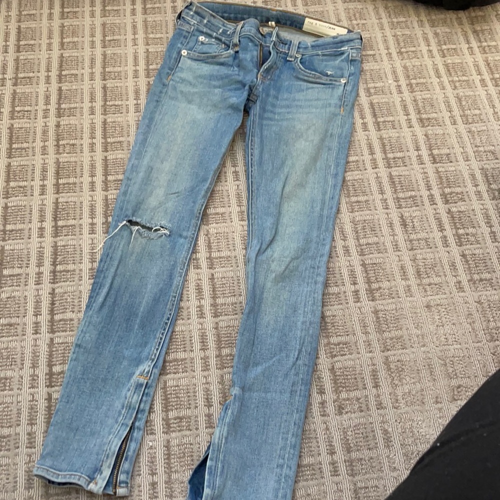 RAG&BONE SKINNY JEANS W KNEE RIP AND ZIPPER LEG  (A)